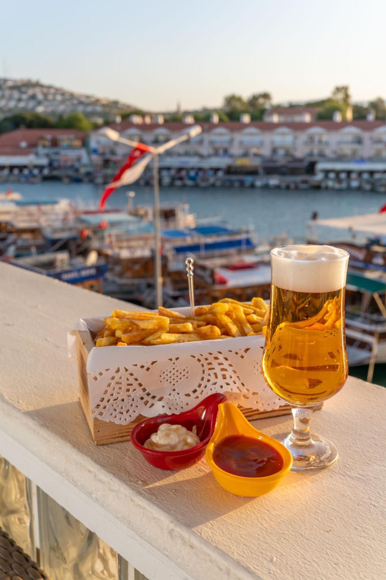 Hotel Karacam Foca Εξωτερικό φωτογραφία